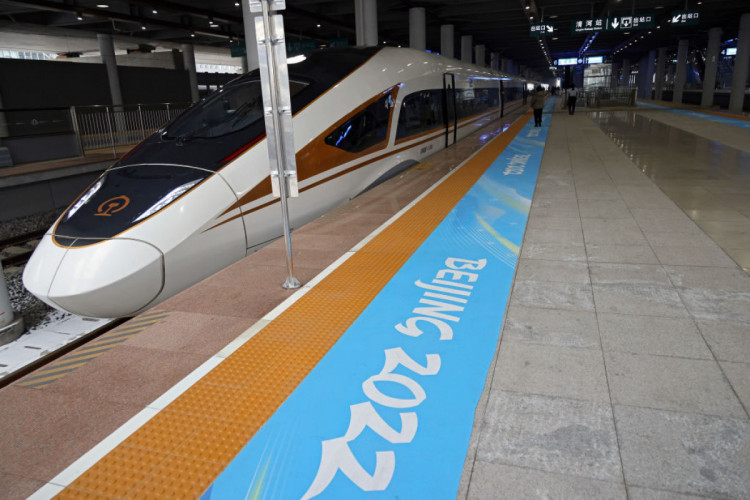 залізничний потяг що забезпечуватиме олімпійські ігри 2022 в Пекіні